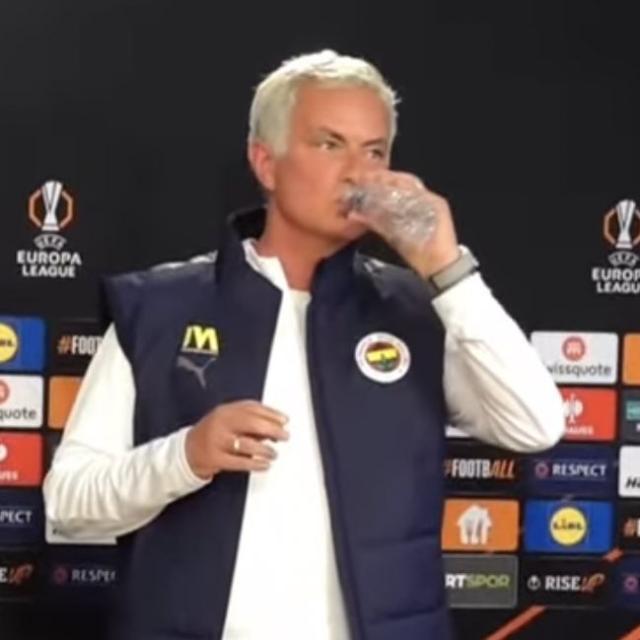 穆帅迎滕圣：曼联学会信任教练，依然期待亚军转正